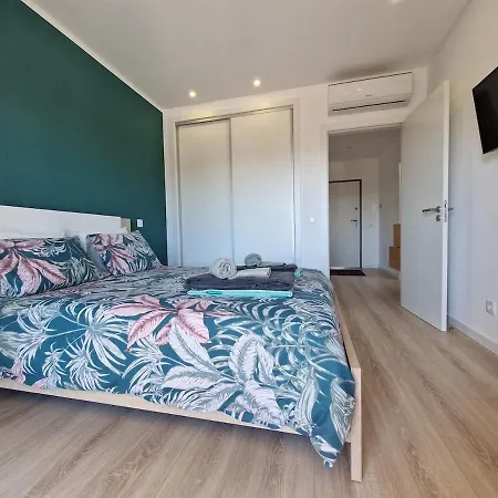 Modern With Pool And Close To The Apartment