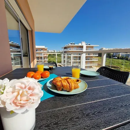 Modern With Pool And Close To The * Portimao