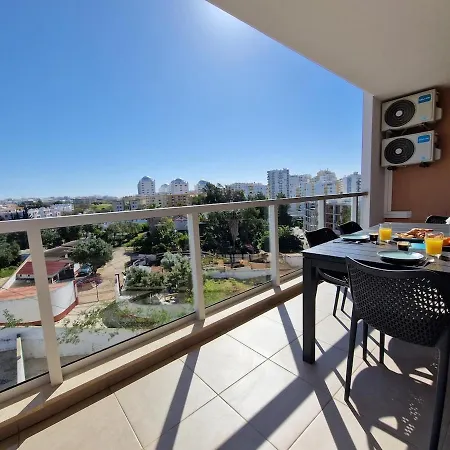Modern With Pool And Close To The Apartment