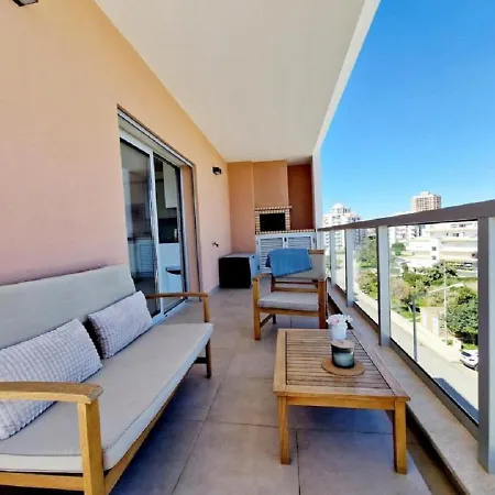 Modern With Pool And Close To The Apartment