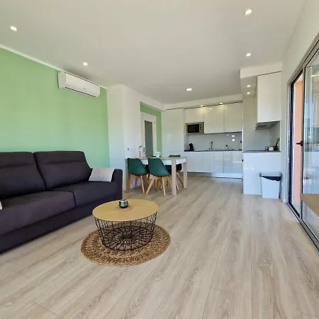 Apartment Modern With Pool And Close To The