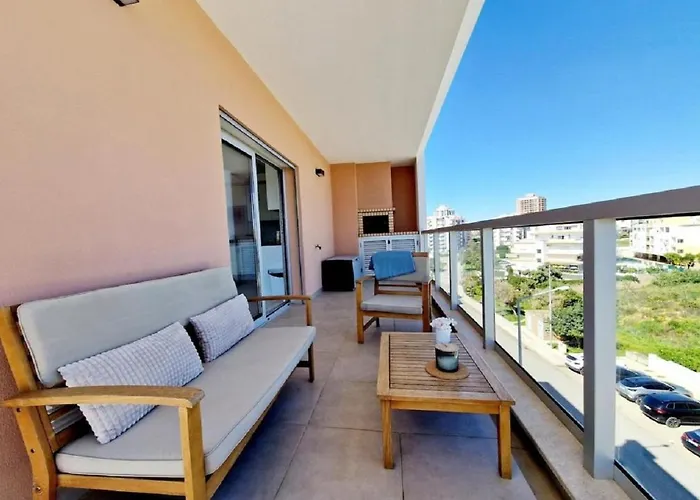 Modern With Pool And Close To The Appartamento