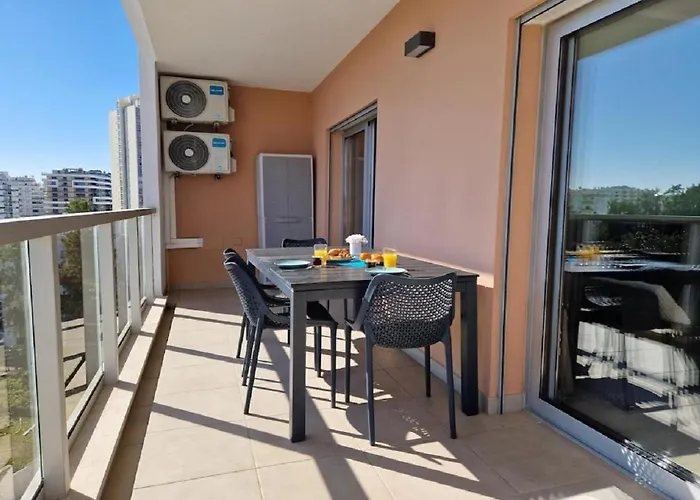 Appartamento Modern With Pool And Close To The