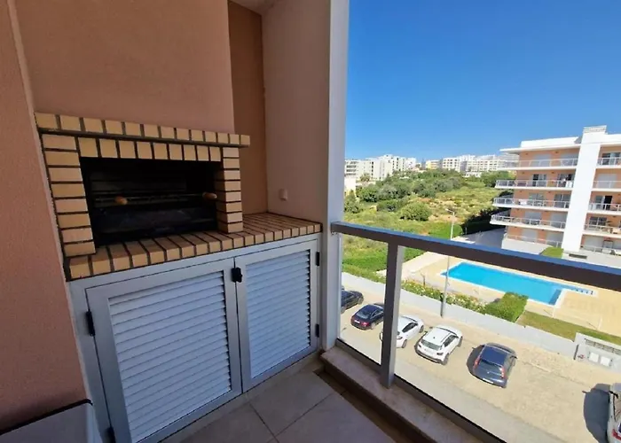 Modern With Pool And Close To The Appartamento