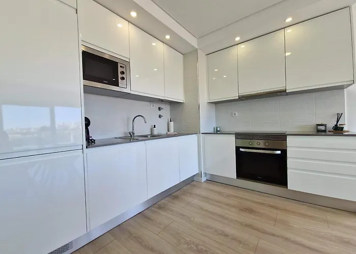 Modern With Pool And Close To The Appartamento Portimão