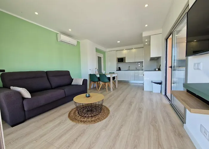 Appartamento Modern With Pool And Close To The