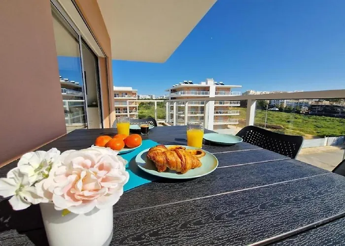 Appartamento Modern With Pool And Close To The *