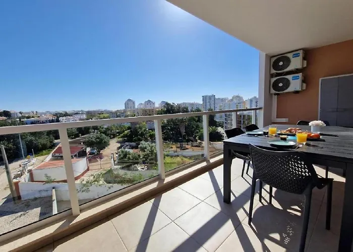 Appartamento Modern With Pool And Close To The