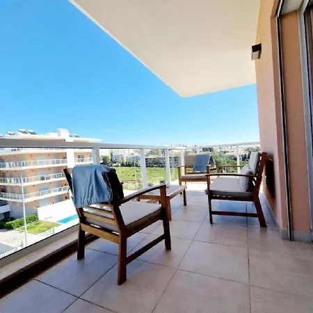 Modern With Pool And Close To The