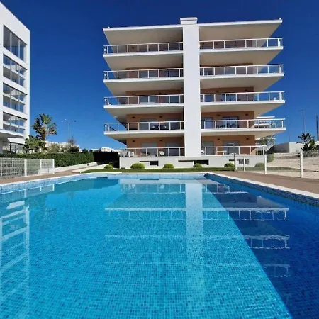 Modern With Pool And Close To The